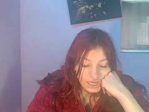 Snapshot of Emma-Wilson chatting on July 7, 2026, 7:39 pm Emma-Wilson online show from July 7, 2026, 7:39 pm