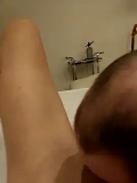 Snapshot of Rton717 chatting on December 16, 2025, 8:24 pm Rton717 online show from December 16, 2025, 8:24 pm