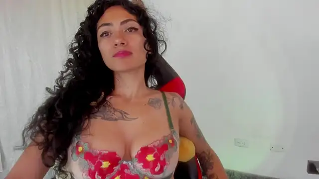 Snapshot of paula_brunette chatting on October 23, 2025, 2:54 am paula brunette online show from October 23, 2025, 2:54 am