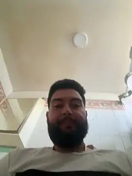 bigdickgio6923 online show from April 16, 2026, 10:45 pm