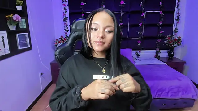 sweelanna   online show from March 20, 2025, 8:09 am