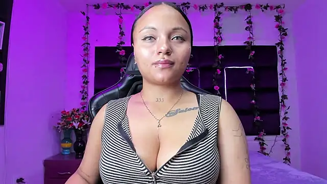 sweelanna   online show from November 14, 2025, 1:31 am