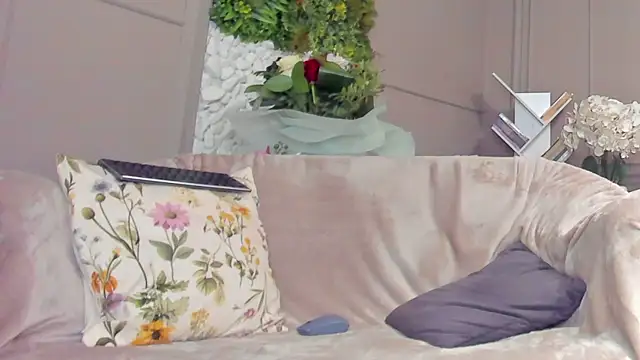 Deliciouslips online show from July 23, 2026, 4:25 pm