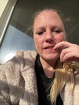 MoniqueLaFee online show from February 19, 2026, 2:25 pm