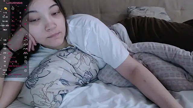 Snapshot of AlisaDevis chatting on March 1, 2026, 7:19 am AlisaDevis online show from March 1, 2026, 7:19 am