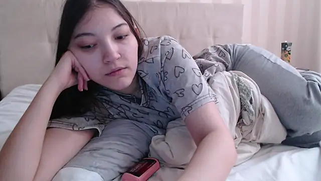 Snapshot of AlisaDevis chatting on February 21, 2026, 7:10 am AlisaDevis online show from February 21, 2026, 7:10 am