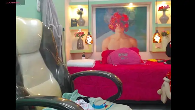 lorenapinto online show from March 31, 2026, 7:27 pm