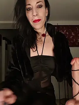 freyamoret online show from May 14, 2026, 2:19 am