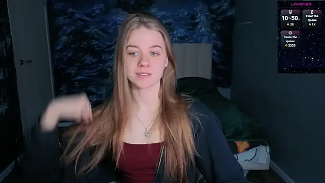 Snapshot of candy_maggie chatting on April 8, 2026, 2:18 pm candy maggie online show from April 8, 2026, 2:18 pm