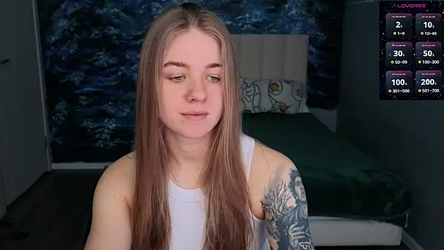 Snapshot of candy_maggie chatting on March 23, 2026, 11:43 am candy maggie online show from March 23, 2026, 11:43 am
