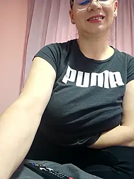 Snapshot of KristenVega chatting on January 8, 2026, 2:01 pm KristenVega online show from January 8, 2026, 2:01 pm