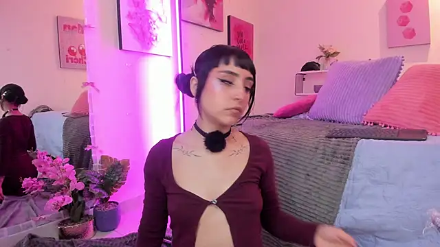 Snapshot of MaveParks_ chatting on February 24, 2026, 12:06 pm MaveParks online show from February 24, 2026, 12:06 pm