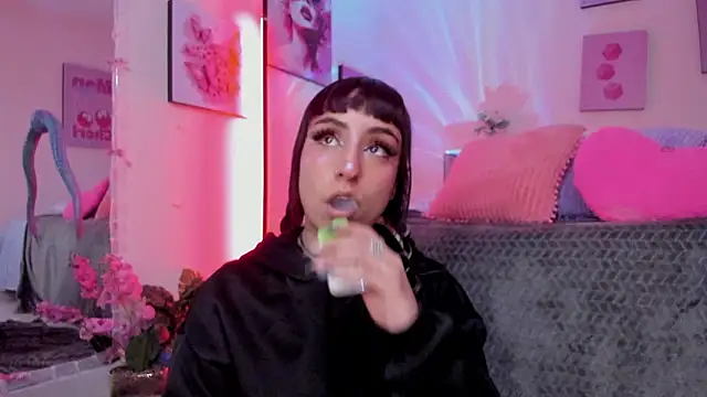 Snapshot of MaveParks_ chatting on February 26, 2026, 12:16 pm MaveParks online show from February 26, 2026, 12:16 pm