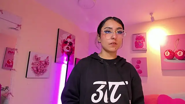 Snapshot of MaveParks_ chatting on December 18, 2025, 11:47 am MaveParks online show from December 18, 2025, 11:47 am