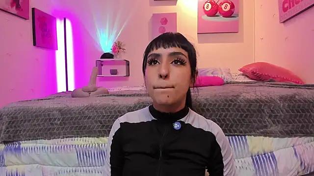 Snapshot of MaveParks_ chatting on January 6, 2026, 11:58 am MaveParks online show from January 6, 2026, 11:58 am