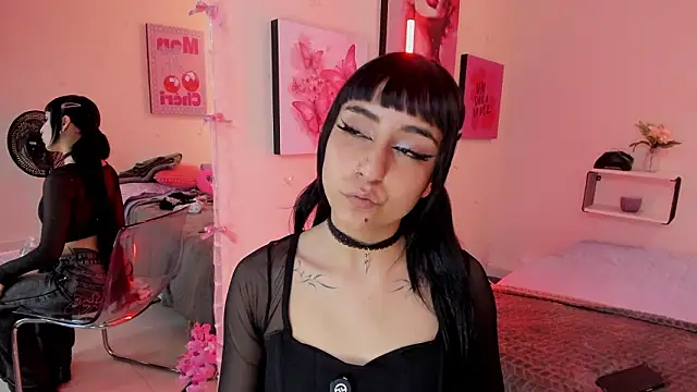 Snapshot of MaveParks_ chatting on February 23, 2026, 12:06 pm MaveParks online show from February 23, 2026, 12:06 pm