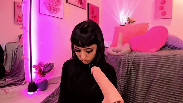 Snapshot of MaveParks_ chatting on February 13, 2026, 12:38 pm MaveParks online show from February 13, 2026, 12:38 pm