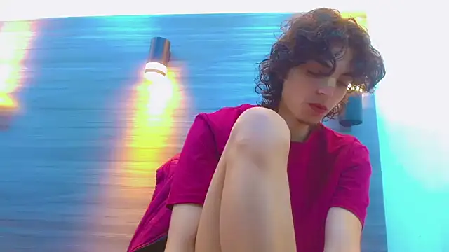 Sr BonnyEthan online show from May 21, 2026, 1:08 pm