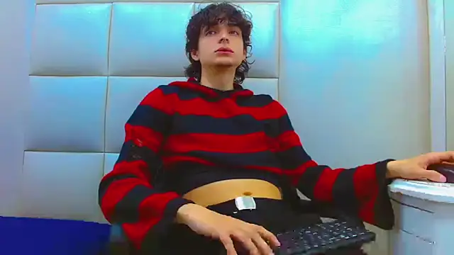 Sr BonnyEthan online show from February 22, 2026, 12:51 pm