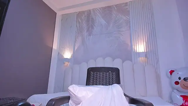 Snapshot of NastassjaCandy chatting on March 2, 2026, 7:43 pm NastassjaCandy online show from March 2, 2026, 7:43 pm