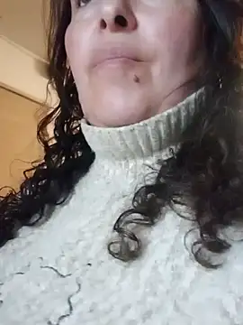 Snapshot of honeyhot_paty chatting on December 26, 2024, 9:15 pm honeyhot paty online show from December 26, 2024, 9:15 pm