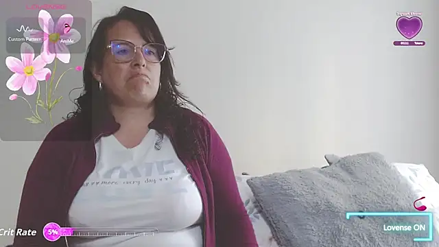 Snapshot of honeyhot_paty chatting on September 13, 2025, 7:14 pm honeyhot paty online show from September 13, 2025, 7:14 pm