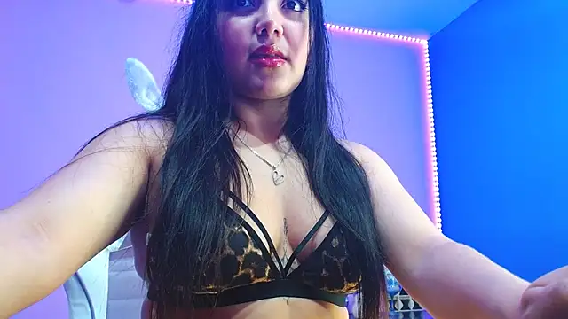 Isa-Jones online show from October 4, 2025, 3:41 am