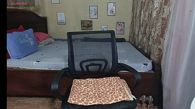 Lanian 99 online show from November 18, 2025, 12:04 am