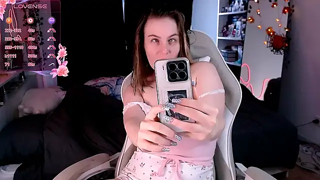 Snapshot of _wikki_ chatting on October 17, 2025, 5:33 am wikki online show from October 17, 2025, 5:33 am