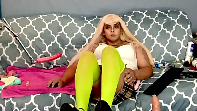 indica310 online show from October 9, 2025, 9:21 am