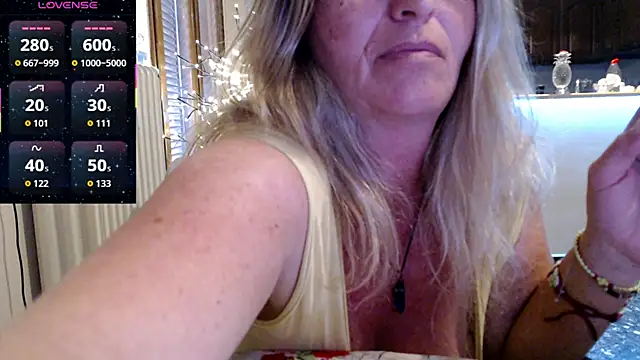 Snapshot of JennaDeluxe chatting on March 19, 2026, 9:31 am JennaDeluxe online show from March 19, 2026, 9:31 am