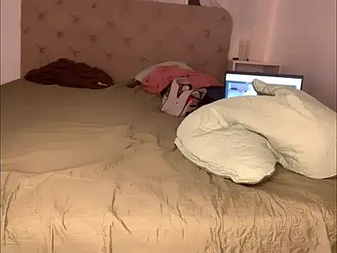 Snapshot of BRUALENC chatting on February 5, 2026, 11:06 am BRUALENC online show from February 5, 2026, 11:06 am