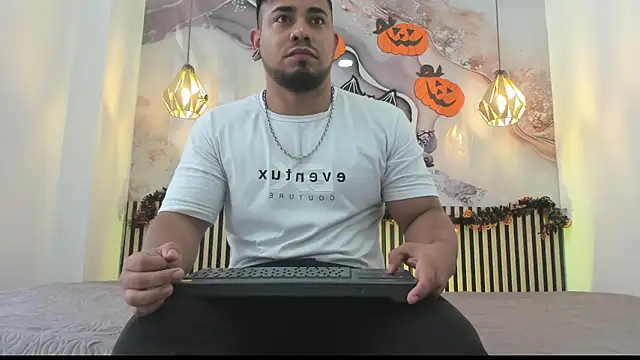 BrianMalonee online show from November 1, 2025, 12:54 pm