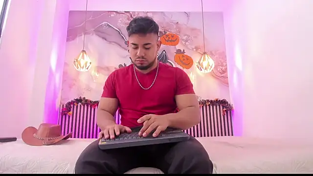 BrianMalonee online show from October 30, 2025, 12:03 pm