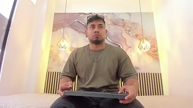 BrianMalonee online show from November 7, 2025, 12:10 pm