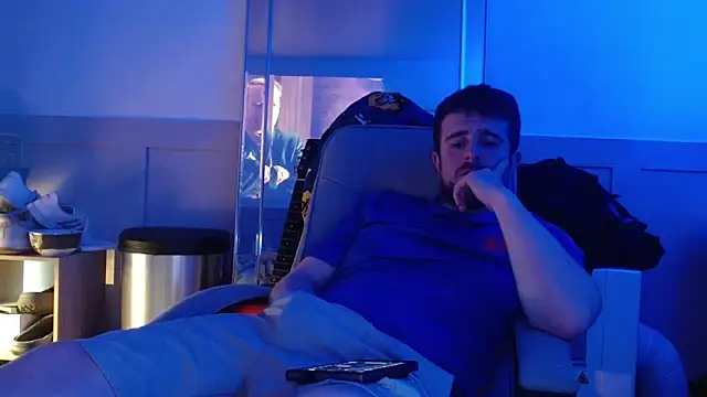 maxy49 online show from November 9, 2025, 8:46 pm