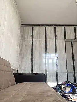 MuscleBoyy777 online show from December 12, 2024, 11:06 am