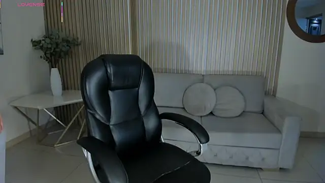 Snapshot of AlessaRomero chatting on February 12, 2026, 7:46 pm AlessaRomero online show from February 12, 2026, 7:46 pm