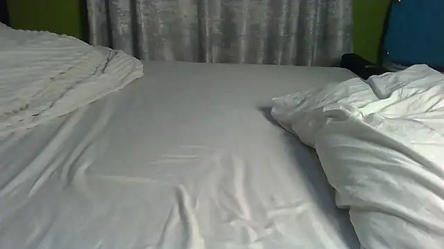 Snapshot of Fine_assie chatting on April 26, 2026, 6:43 am Fine assie online show from April 26, 2026, 6:43 am