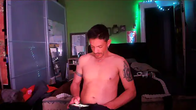 Snapshot of Tony_Torrente chatting on November 3, 2025, 2:17 am Tony Torrente online show from November 3, 2025, 2:17 am