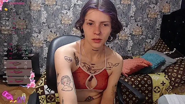 Snapshot of pretty_cristal69 chatting on May 2, 2026, 1:05 pm pretty cristal69 online show from May 2, 2026, 1:05 pm