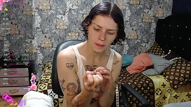 Snapshot of pretty_cristal69 chatting on April 24, 2026, 11:56 am pretty cristal69 online show from April 24, 2026, 11:56 am