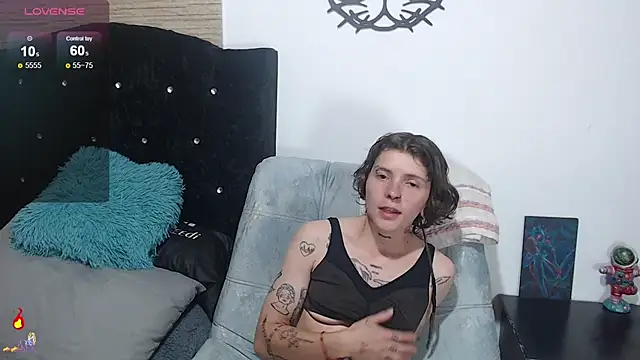 Snapshot of pretty_cristal69 chatting on September 12, 2025, 2:44 am pretty cristal69 online show from September 12, 2025, 2:44 am