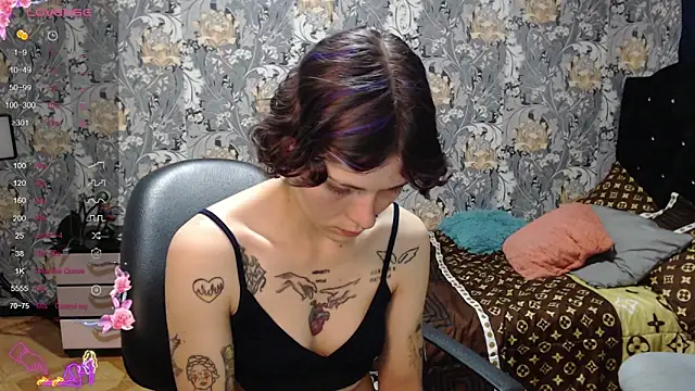 Snapshot of pretty_cristal69 chatting on April 23, 2026, 11:17 pm pretty cristal69 online show from April 23, 2026, 11:17 pm