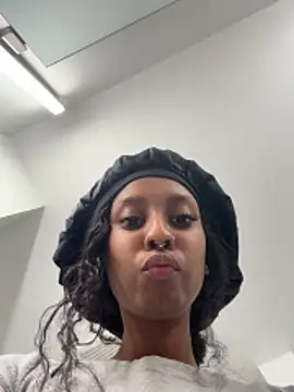 Your Paris online show from February 22, 2026, 6:27 am