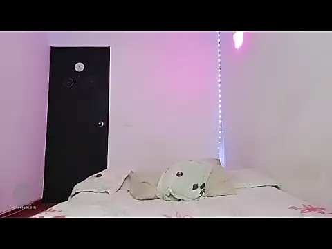 lucydreamm online show from September 27, 2025, 11:33 pm