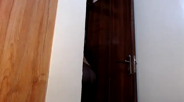 Snapshot of wetpussy_ebony chatting on March 6, 2025, 5:14 am wetpussy ebony online show from March 6, 2025, 5:14 am