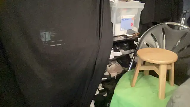 Snapshot of MoreFunSpun chatting on December 6, 2024, 1:38 pm MoreFunSpun online show from December 6, 2024, 1:38 pm