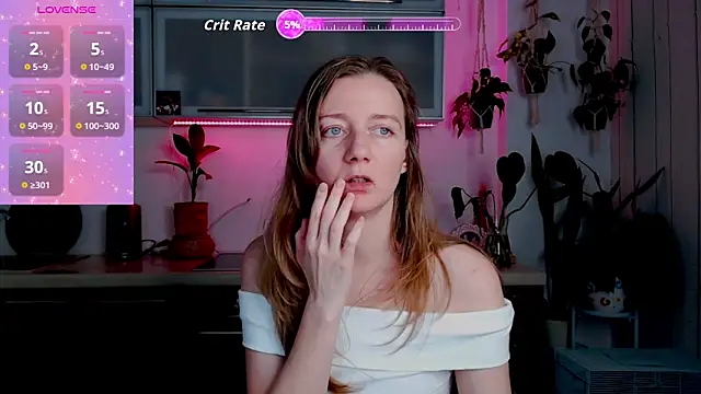 Elly Helly online show from November 20, 2025, 9:04 pm