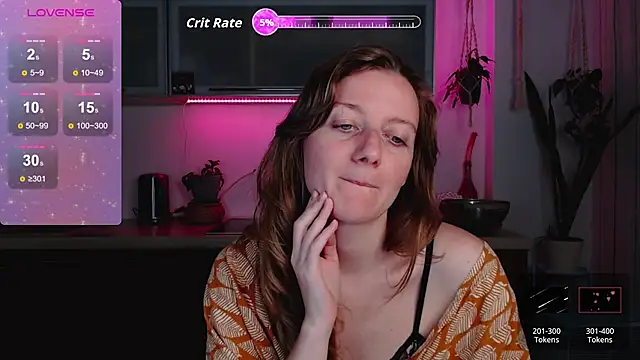 Snapshot of Elly_Helly chatting on September 13, 2025, 7:58 pm Elly Helly online show from September 13, 2025, 7:58 pm